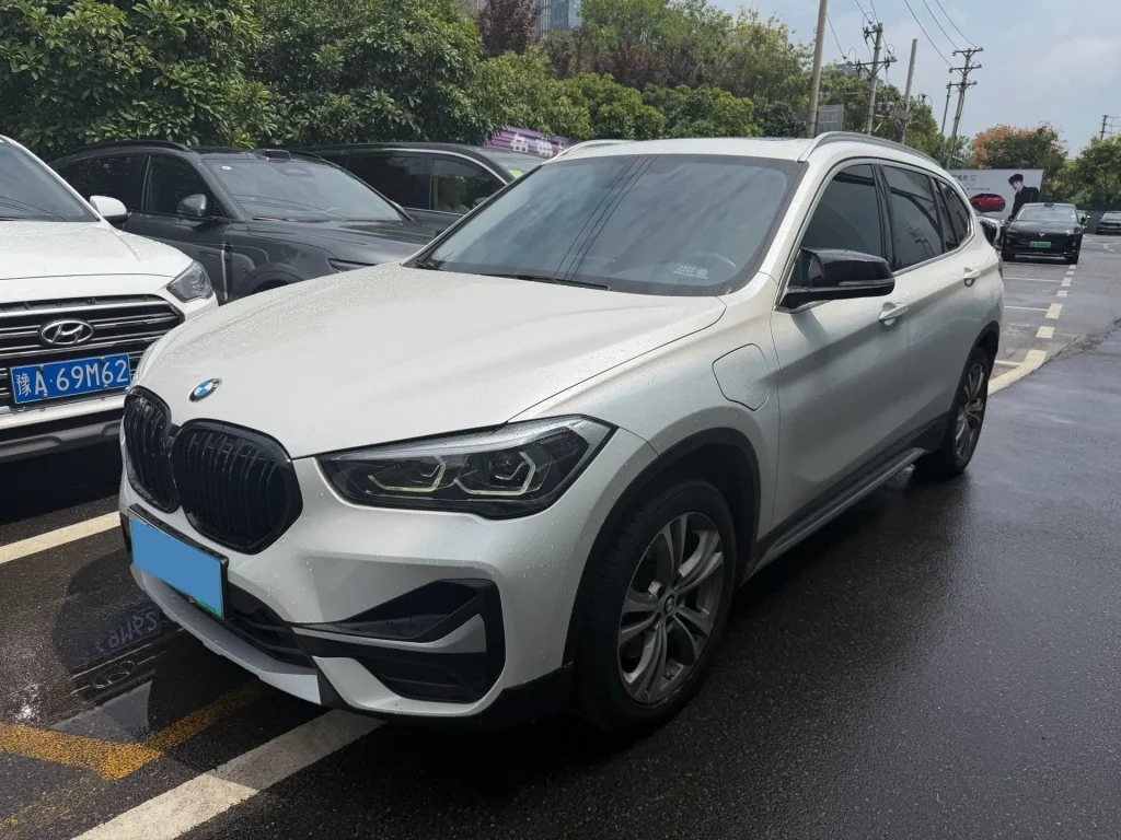 2021 BMW X1 2.0T 192HP L4 8AT