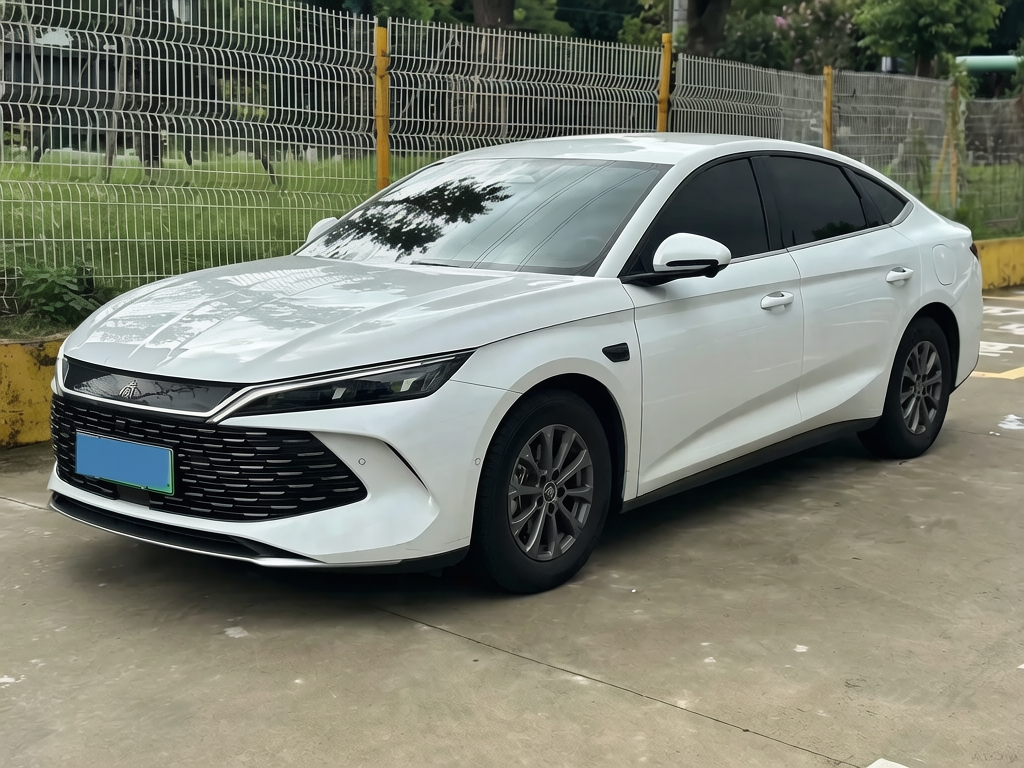 2025 BYD Qin L DM‑i Smart Driving Version 80KM Leading Trim PHEV Sedan